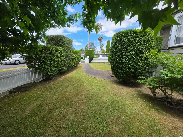 Essential Lawn & Garden Keeper